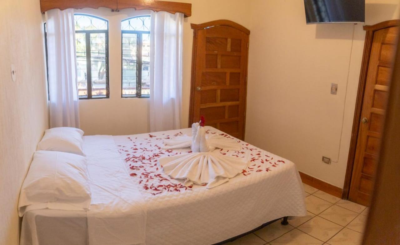 Hotel Los Manantiales Panajachel Dış mekan fotoğraf